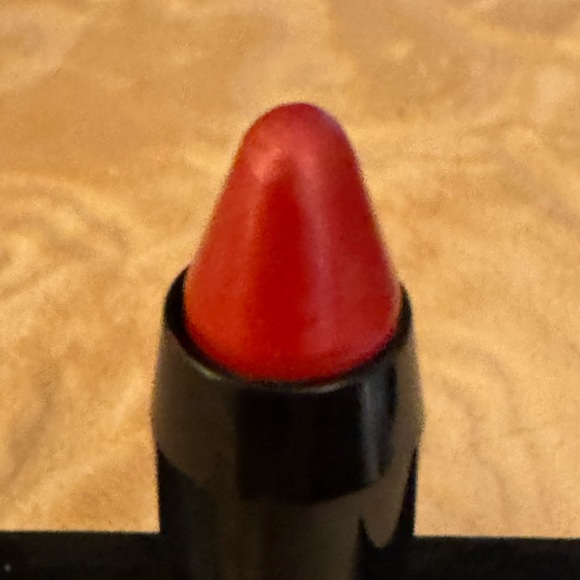 Laura Geller Love Me Dew Lip Crayon - Cherry Punch - Picture 4 of 6
